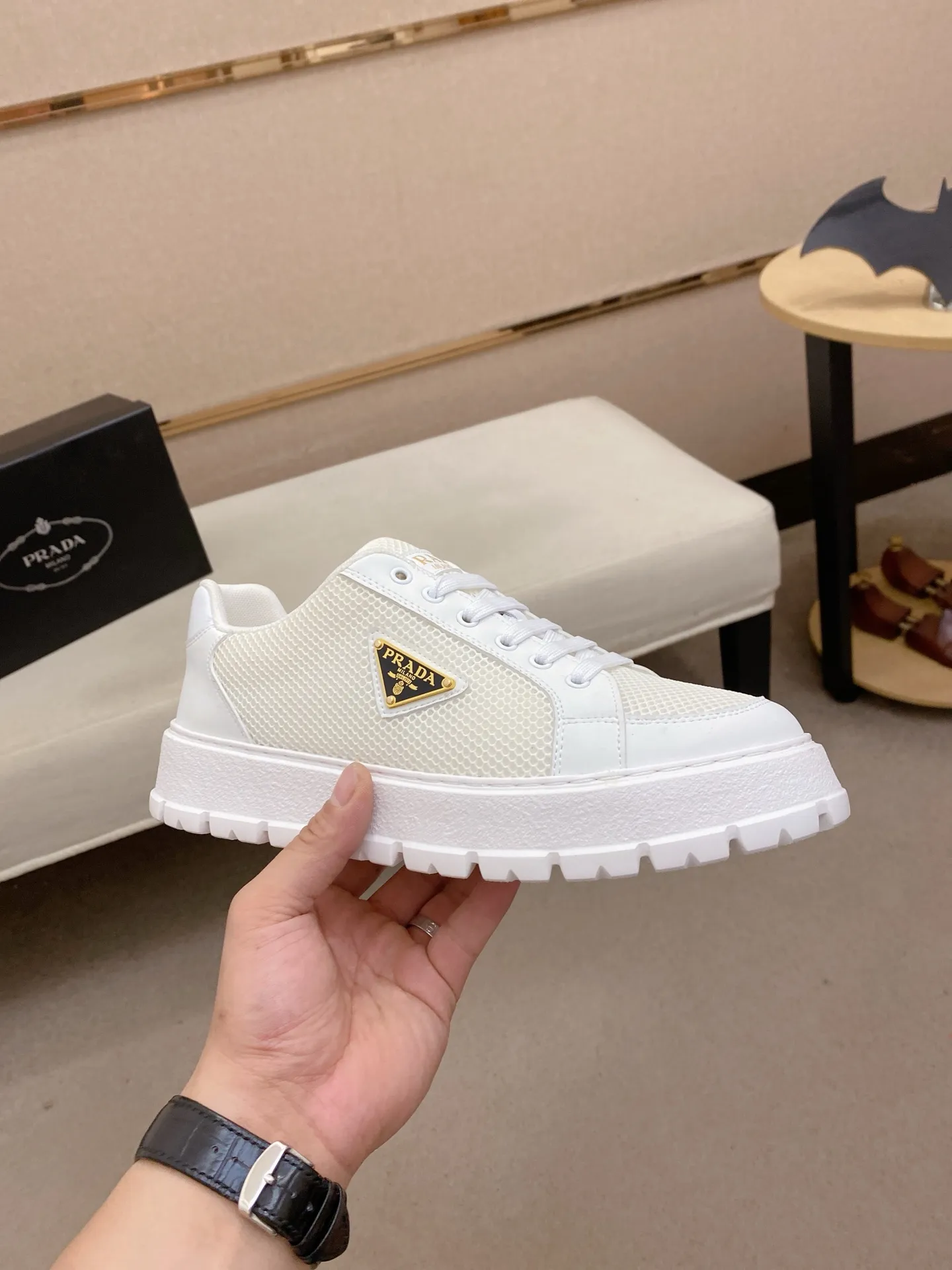 Men's men's shoes💰: 440💰[Prada～Prada] Trendy new styles are on the market. Same style as the official website. Counter quality. Original version. [Strong] [Strong] Imported selected first-layer cowhide. Comfortable and breathable sheepskin lining, fine workmanship, upper layer made of 100% pure cowhide, original last shape, comfortable on the feet, shoe sizes 38 to 44